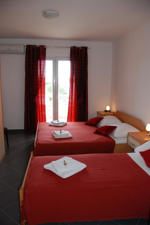 Apartments Saldun Трогир Екстериор снимка