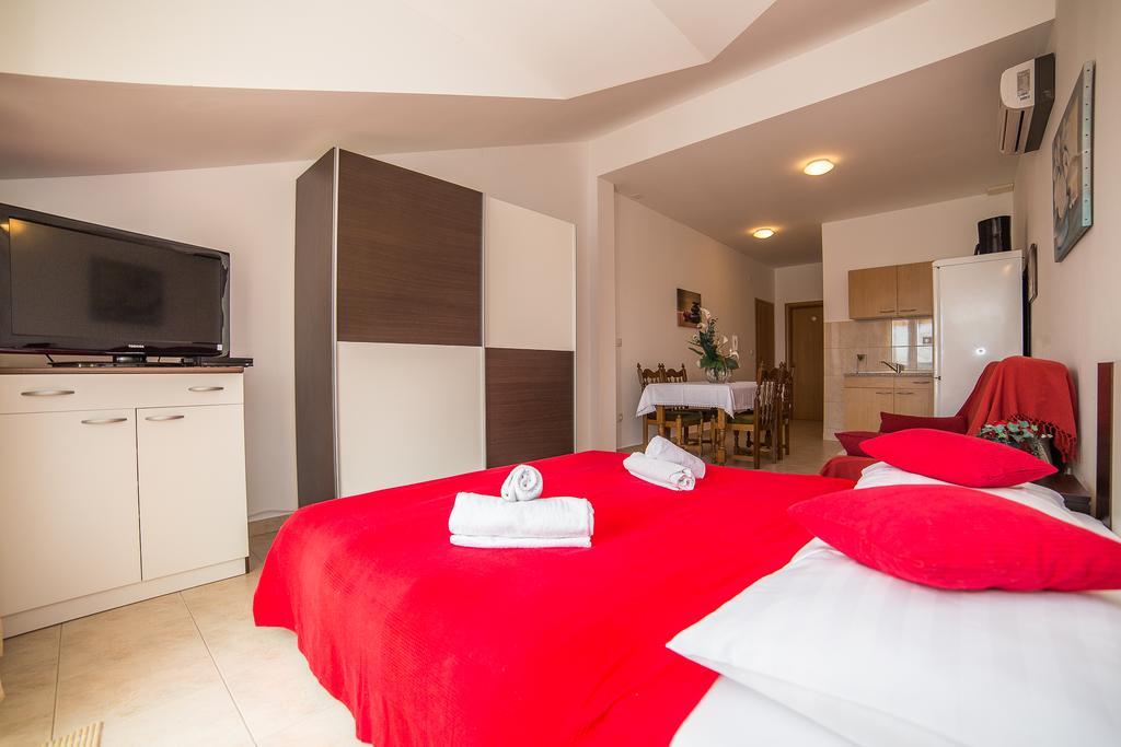 Apartments Saldun Трогир Екстериор снимка